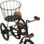 Sculpture en bois et tricycle Sufyaan