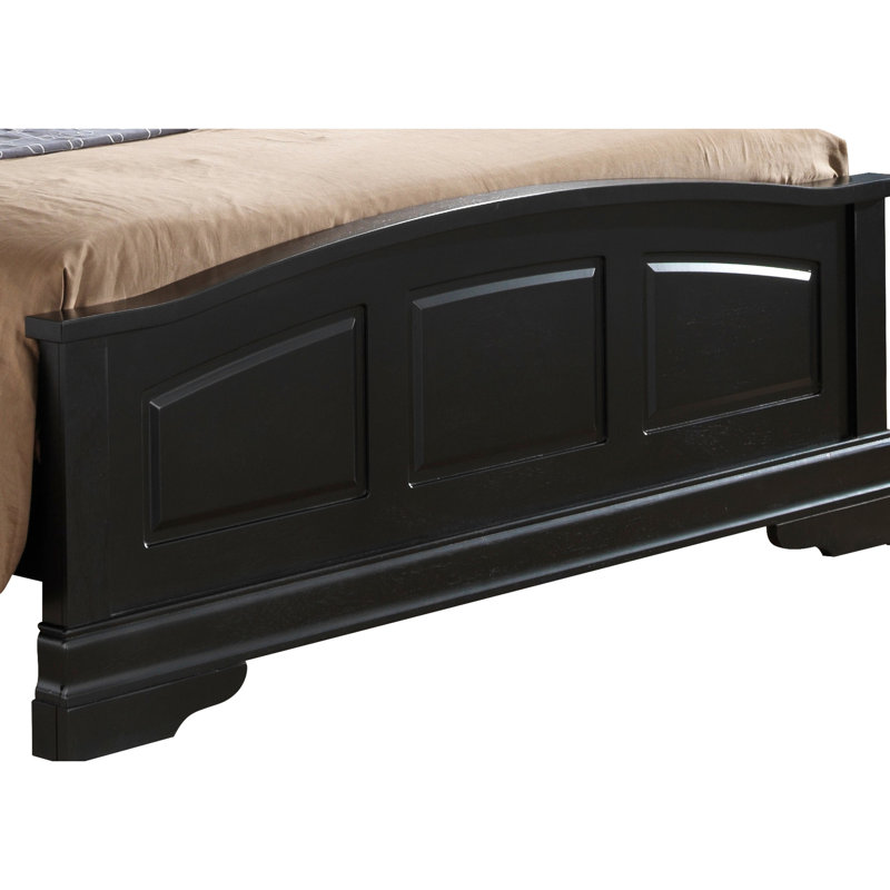 Lit double noir avec style élégant. H 44 po x l 59 po x P 84 po. Convient à plusieurs chambres à coucher. Assemblage traditionnel requis. Rehausse le charme.