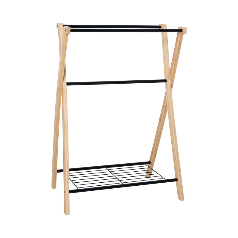 Vêtements et supports à vêtements