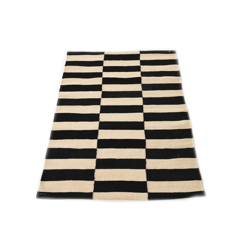 Tapis noir et blanc Ousley