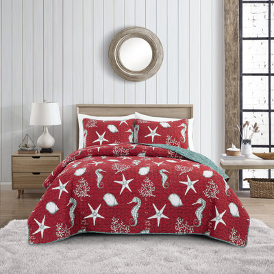 Festive Seahorse Holiday Quilt Set