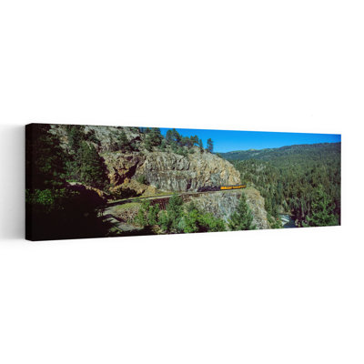 Train se déplaçant sur une voie ferrée, Durango et Silverton, voie étroite, Silverton, San Juan County, Colorado, États-Unis