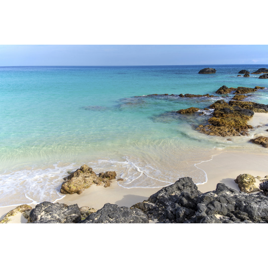 Tropisches Paradies mit weißem Sand - Leinwandbild