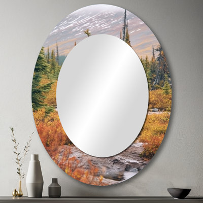 «Grizzly Bear In Alaska Scenery II» - Grand miroir mural ovale sur métal