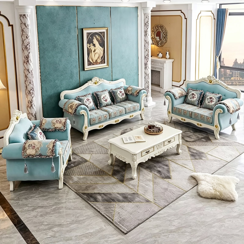 Canapé en tissu luxueux de style européen.