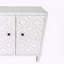 Armoire d'appoint avec finition blanche délavée chic