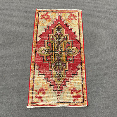 1.5 x 3.0 Ft Vintage Rug, Red Patchwork Design Rug