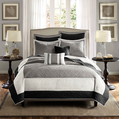 7 Piece Quilt Medallion  Euro Shams And Pillows Included Machine Washable Core Decorative Pillows