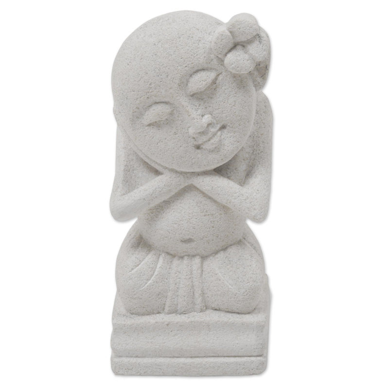 Figurine d'enfant rêveur