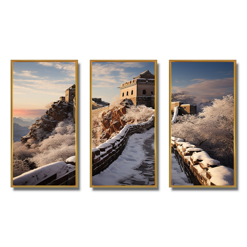 Grande muraille de Chine en hiver IV - Art mural japonais, Cadre flottant doré, H 28 po x l 36 po