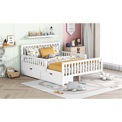 Lit plateforme double en bois de conception classique avec garde-corps et deux tiroirs de rangement pour une élégante chambre à coucher équipée en blanc