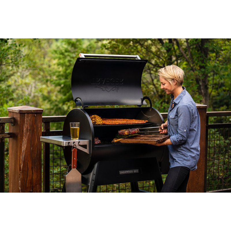 Traeger Ironwood 885 Wood Pellet Grill