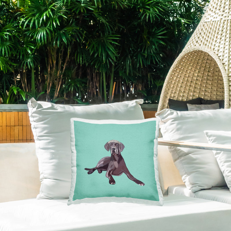 Élégant coussin d'extérieur imprimé Labrador avec couronne par Amelia Noyes
