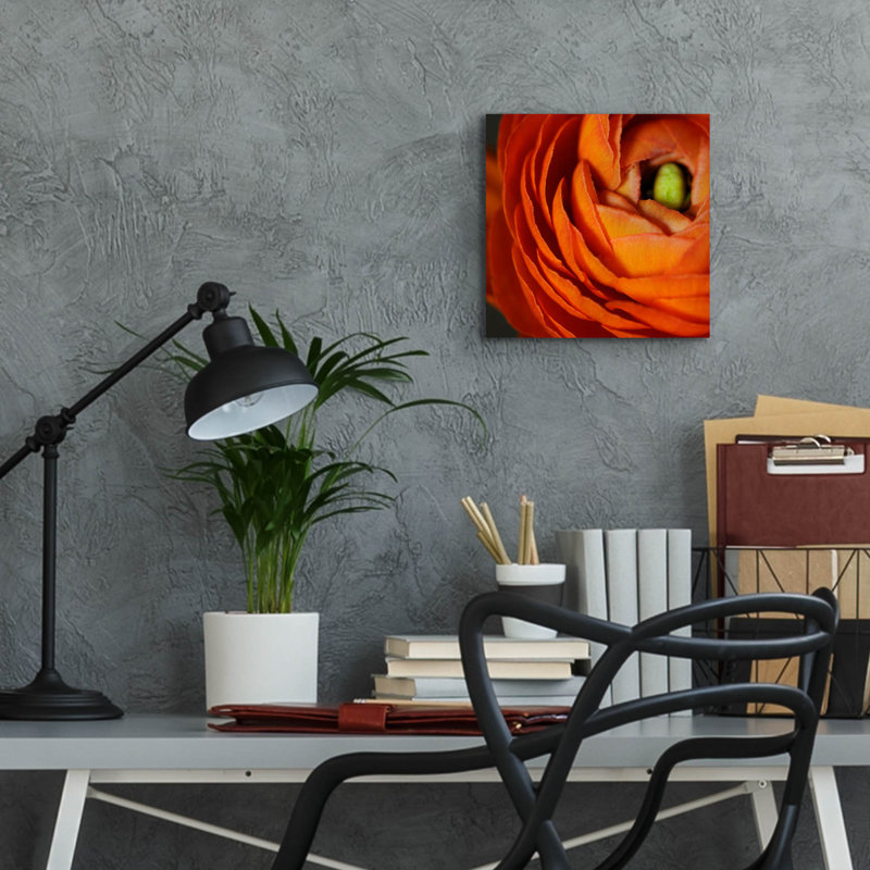 «Orange Flower Close Up» par Tom Quartermaine, H 12 po x l 12 po x P 0,13 po