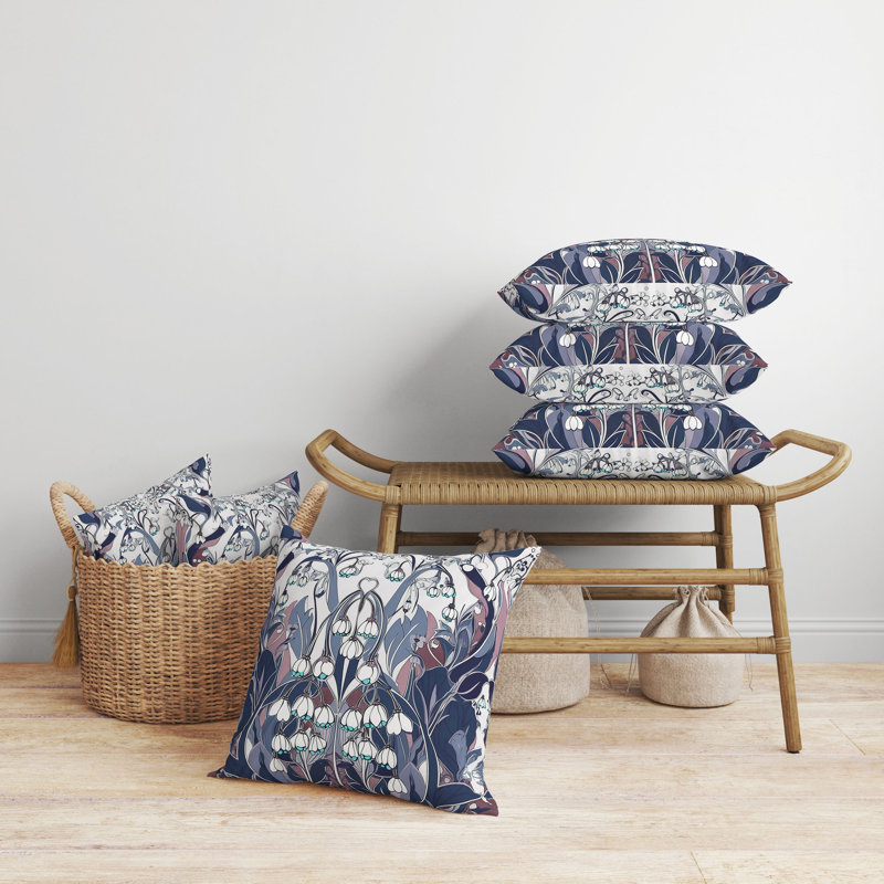 Coussin Lily, H 18 po x l 18 po, Motif floral bleu / blanc