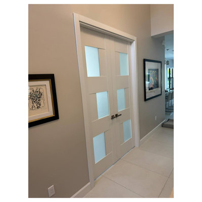 Portes doubles françaises massives en verre opaque Sete 6933 Blanc Soie Bois massif Panneaux Cadre Chambre Modernes 36" x 80"