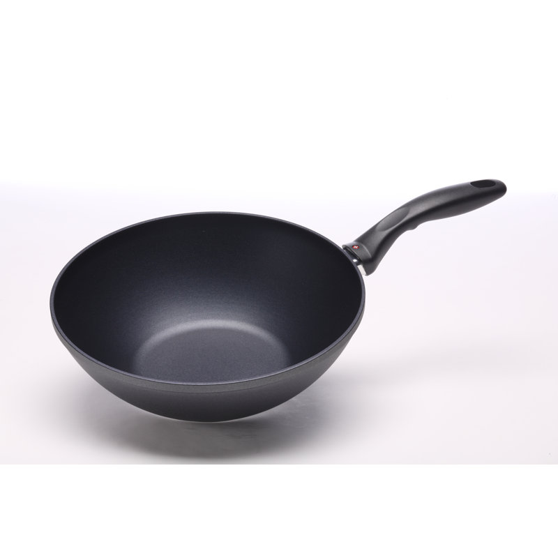 Wok with Round Bottom and Lid, 3.35" H x 11" W x 3.35" D