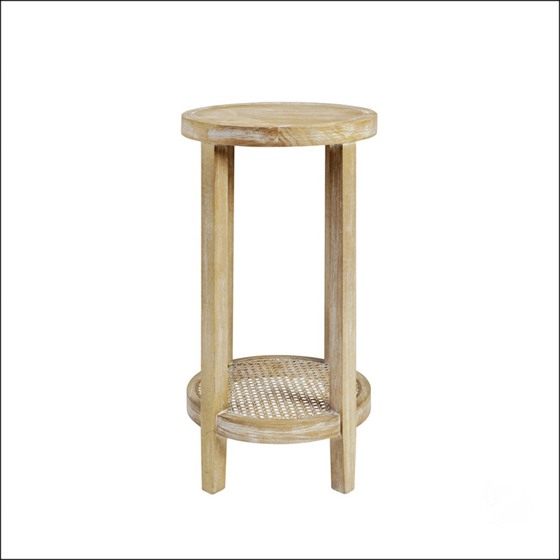 Table d'appoint ronde avec plateau en placage de frêne et tablette en rotin, parfaite pour un décor de maison de campagne et une utilisation efficace de l'espace