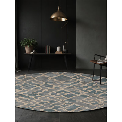 Tapis gris soyeux et moelleux