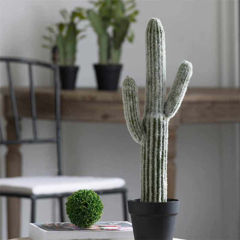 Cactus artificiel Saguaro 8 x 5 x 24,5 po en pot noir