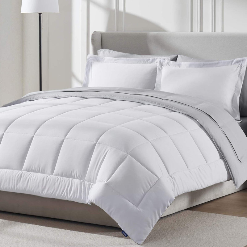 Ensemble d'édredon réversible Bed-in-a-Bag avec draps et oreillers en duvet synthétique, Blanc