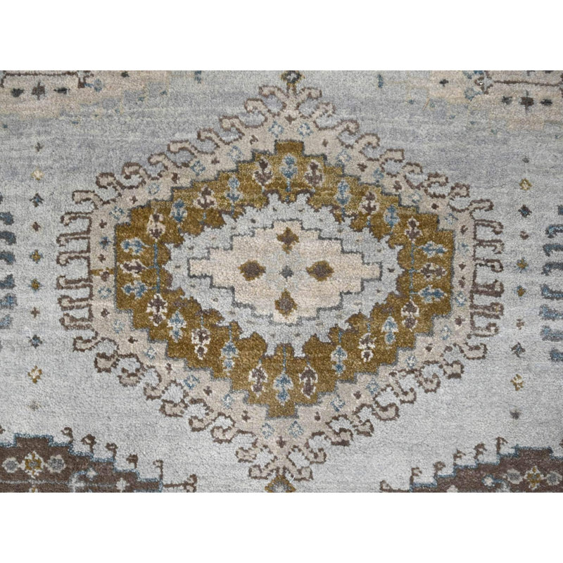 Tapis oriental 5 pi 1 po x 6 pi 10 po à motif géométrique d'inspiration village perse, laine pure, colorants naturels, tissage dense, noué à la main, tapis oriental