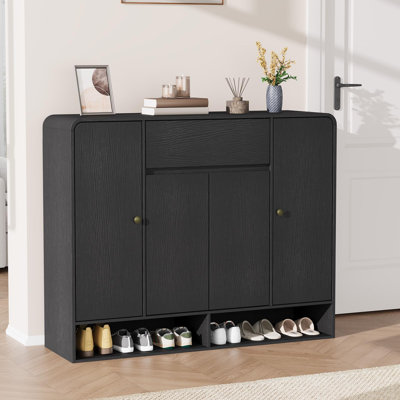 Armoire à chaussures moderne noir mat avec boutons ronds dorés, armoire à chaussures fermée à compartiments multiples, étagère à chaussures autoportante avec compartiment ouvert inférieur divisé pour appartement avec porte d'entrée
