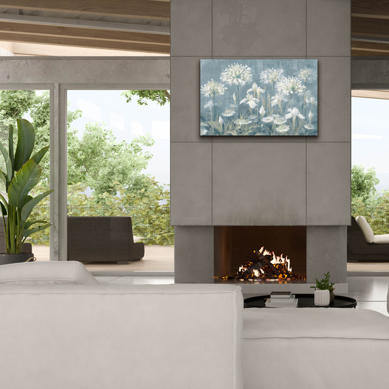 «Spring Blossoms 2 Slate Blue» par Danhui Nai, art mural sur toile, H 26 po x l 40 po