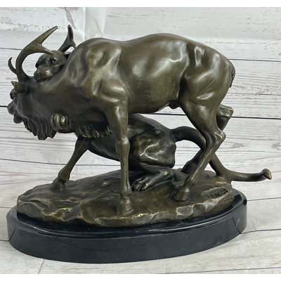 Sculpture de lion et de cerf Brewen