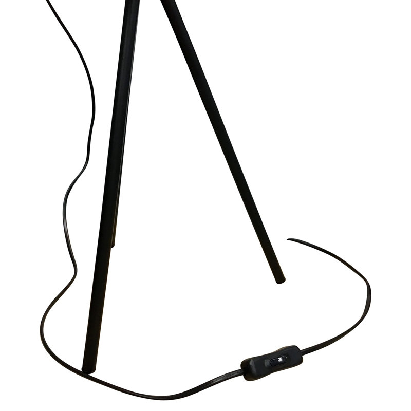 Mallen Metal Tripod Lamp, Black/Gold