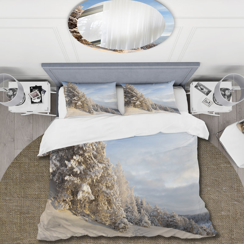 Blue Sky Over Winter Landscape I - Ensemble de housse de couette Cabin & Lodge - Microfibre de polyester