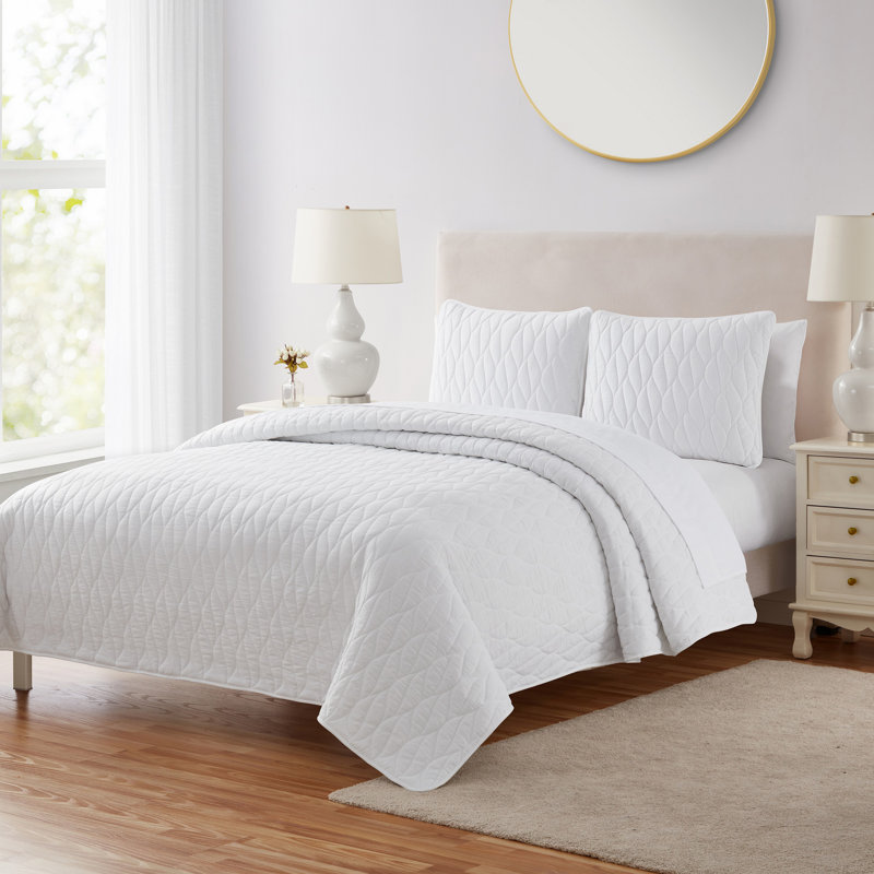 Microfiber 3 Piece Quilt Set, King Quilt + 2 King Shams, White