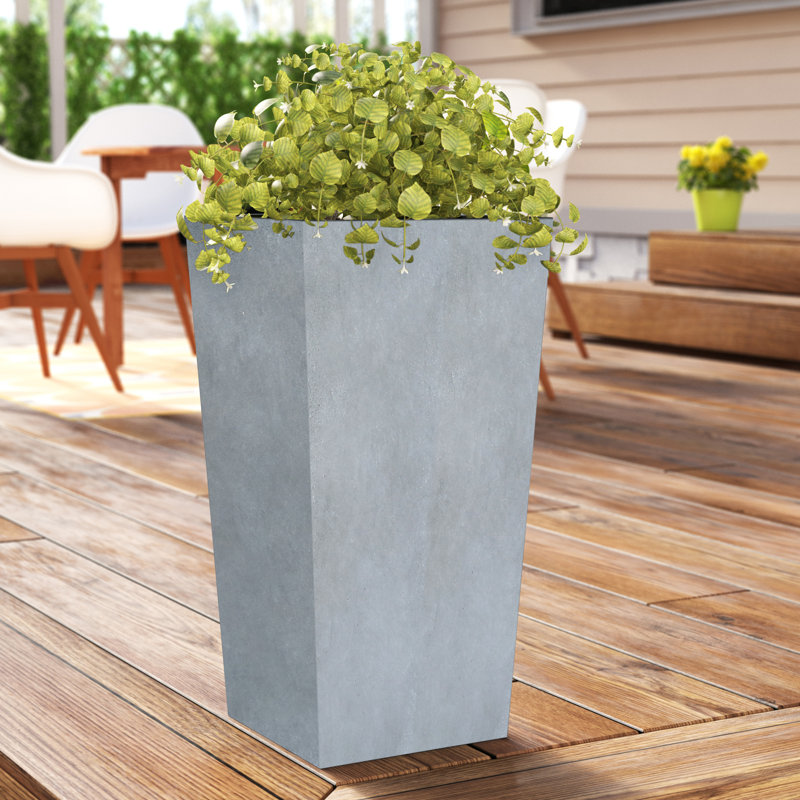 Grand pot de fleurs carré fait à la main Talarico, 24,2" H x 12,6" lx 12,6" d, Noir