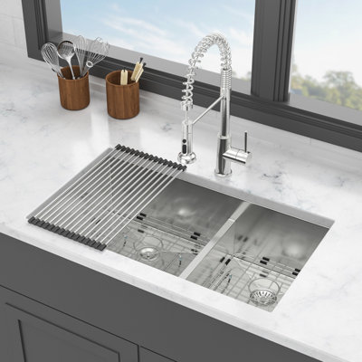 Évier de cuisine à double cuve 60/40 en acier inoxydable de calibre 16 T304 avec deux cuves profondes de 10 po, drainage en douceur par le guide, cloison à profil bas, revêtement extérieur à condensation, patin en caoutchouc silencieux,