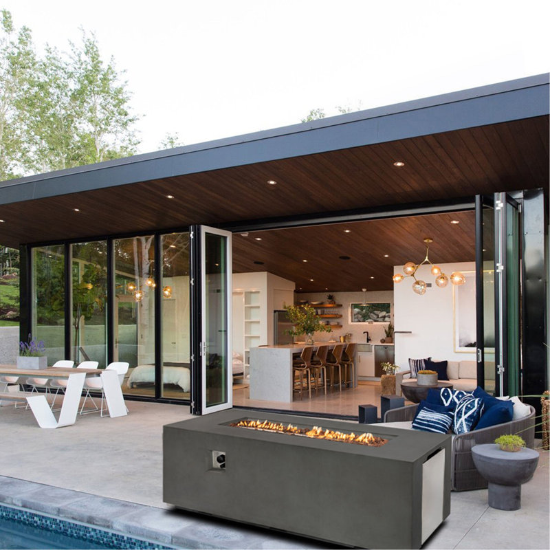 Grande table de foyer d'extérieur en béton gris foncé 70 pouces