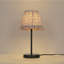Lampe de table conique traditionnelle à une lumière avec abat-jour en tissu à motif floral pour chambre à coucher