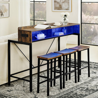 Ensemble de tables de bar 59 pouces avec station de charge intégrée et lumière DEL, comprend 3 tabourets de selle, brun classique