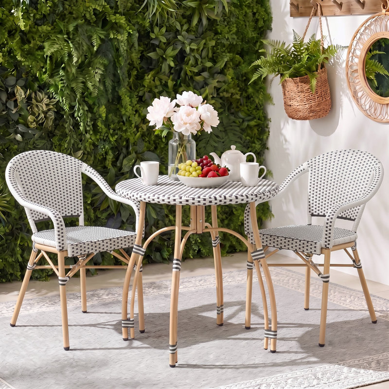 Ensembles de salle à manger de patio intérieur / extérieur Altesa toutes saisons avec table ronde en rotin et chaises empilables