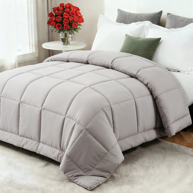 Goose Down Alternative Comforter – All Season, Warm & Lightweight, Ultra Soft Fluffy Duvet Insert, Light Gray, Full