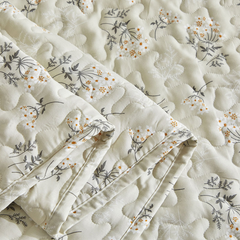 3 Piece  All Season Cottagecore Microfiber Quilt Set, King Quilt + 2 King Shams, Cream Floral