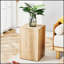 Table basse moderne en MDF avec texture de grain de bois naturel et design élégant, parfaite pour rehausser n'importe quel espace de vie.