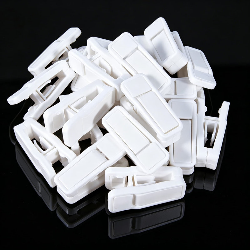 40 pinces pour cintres en plastique pour bébé, ensemble de pinces à doigts pour cintres, pinces en ABS durable pour soutiens-gorge, chaussettes, sous-vêtements, et plus, blanc