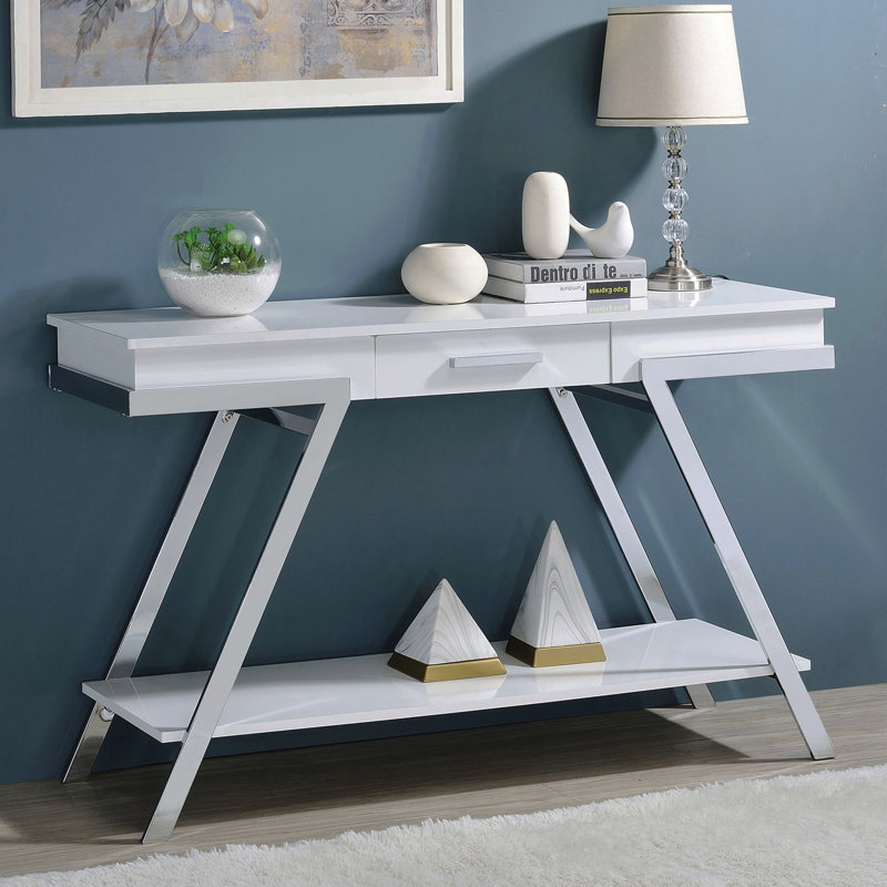 Meuble de salon blanc de style contemporain avec cadre chromé ultrabrillant