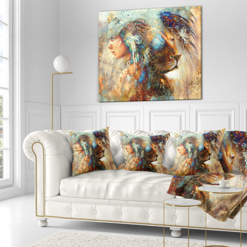 Collage d'une femme indienne avec coussin lion, Rectangulaire, 12 po x 20 po