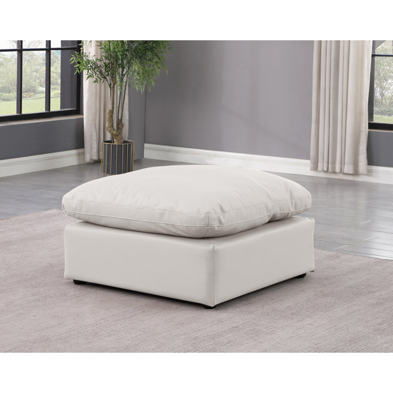 Repose-pieds carré en similicuir de 35 po de large itala, Cuir crème végétalien