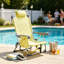 Chaise de plage pliante jaune pâle avec oreiller et poche de rangement latérale, structure en aluminium, chaise longue portative inclinable pour la plage, le camping et la terrasse.
