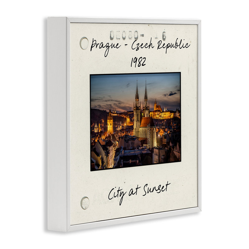 Estampe numérique du paysage urbain de Prague, conception de Danita Delimont, H 24 po x l 24 po