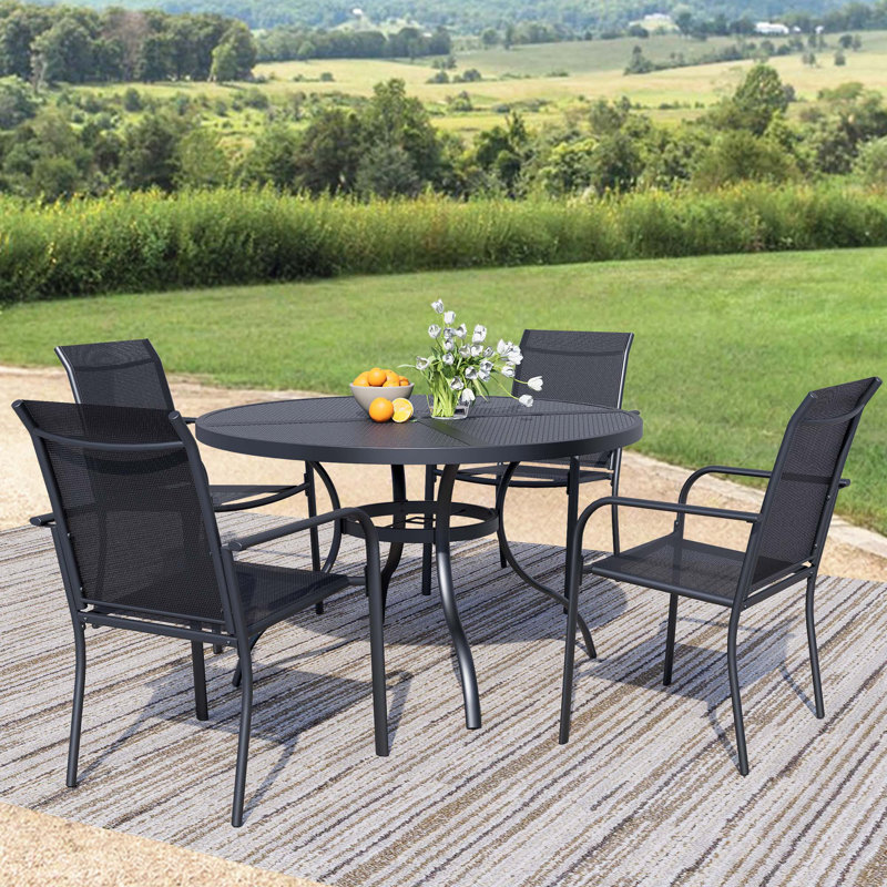Ensemble de salle à manger 5 pièces pour l'extérieur, table ronde en maille avec 4 chaises noires, table de patio noire avec trou de parasol pour jardin, cour, patio