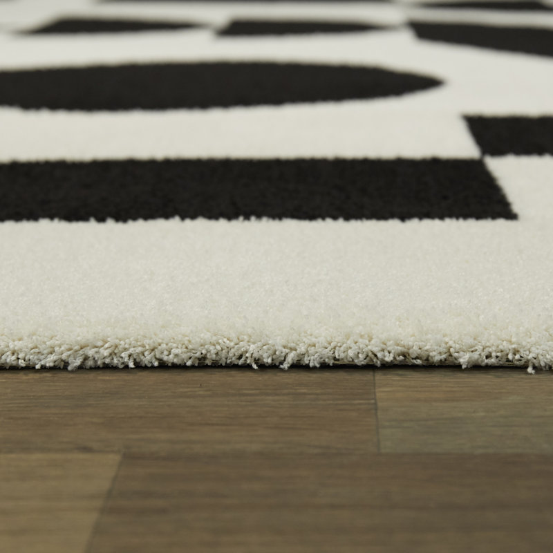 Tapis géométrique noir / crème Palmerston, Rectangle 7 pi 10 po x 10 pi
