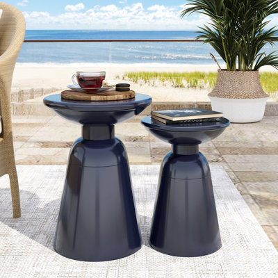 Table de bout en métal S / 2 en bleu marine, design moderne, structure en fer thermolaqué avec structure à piédestal, 14,89 po x 14,89 po x 21,02 po et 12,00 po x 12,00 po x 17,25 po, assemblage requis, bleu Et